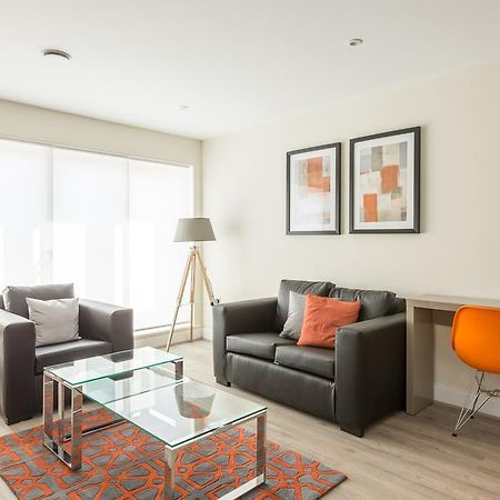 House Of Fisher- Solstice House Apartments Farnborough  Dış mekan fotoğraf