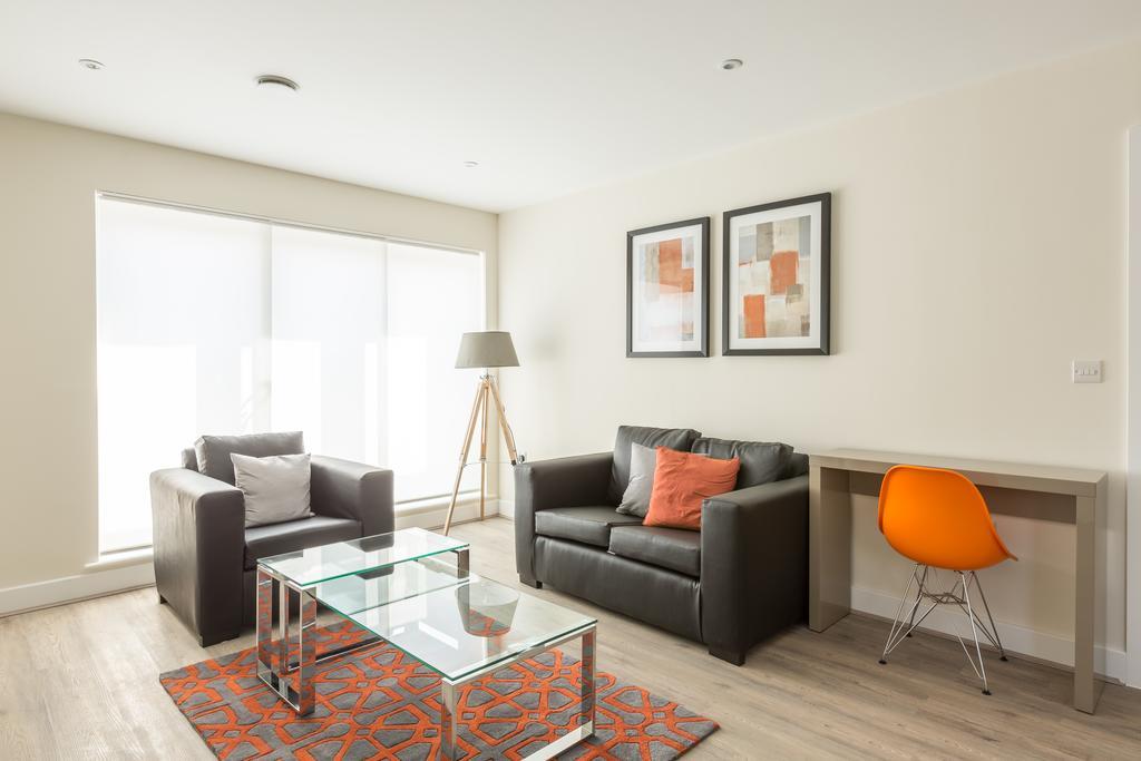House Of Fisher- Solstice House Apartments Farnborough  Dış mekan fotoğraf