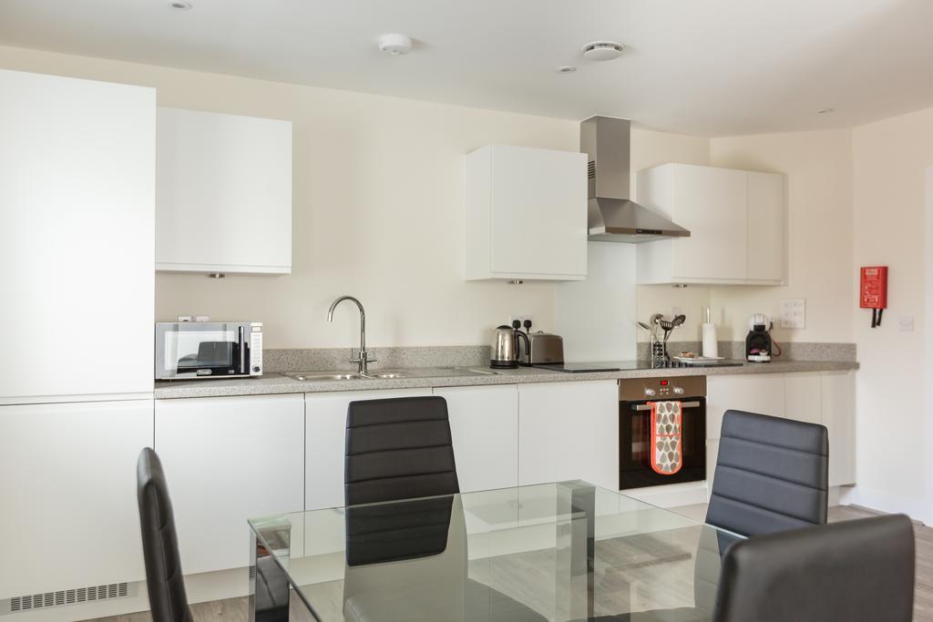 House Of Fisher- Solstice House Apartments Farnborough  Dış mekan fotoğraf