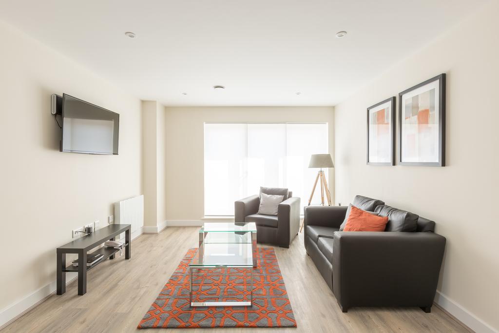 House Of Fisher- Solstice House Apartments Farnborough  Dış mekan fotoğraf