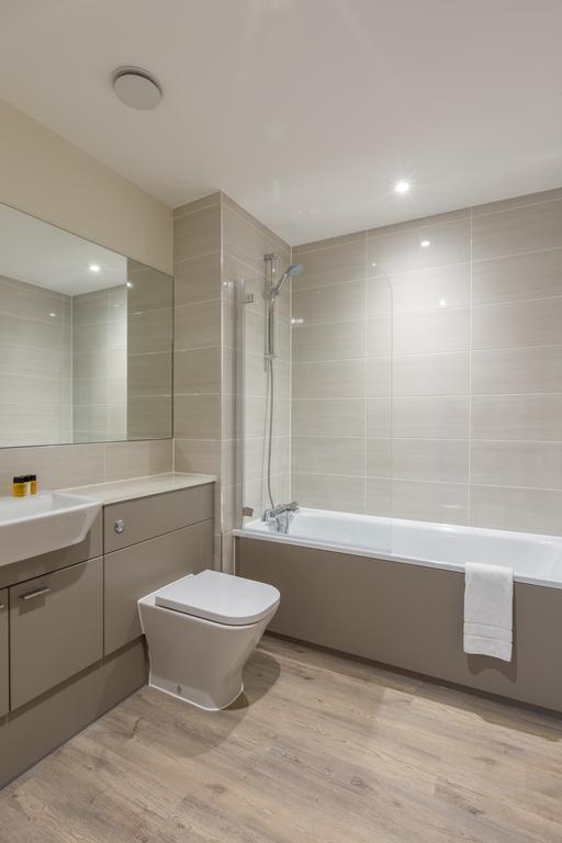 House Of Fisher- Solstice House Apartments Farnborough  Dış mekan fotoğraf